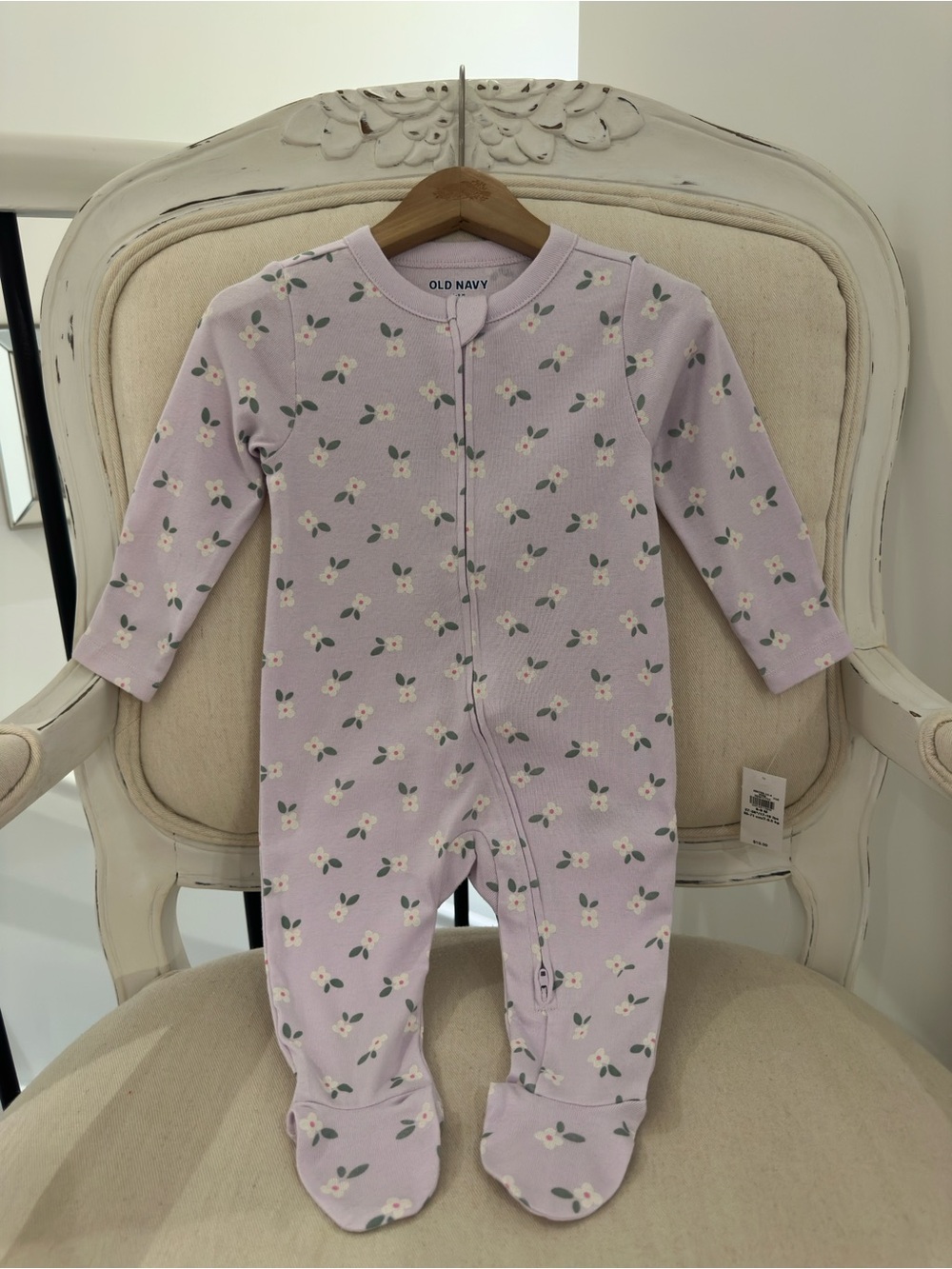 🦢 6~9 Mth 100% Cotton Old Navy Lavender Floral Footed One-Piece Baby Sleeper NWT